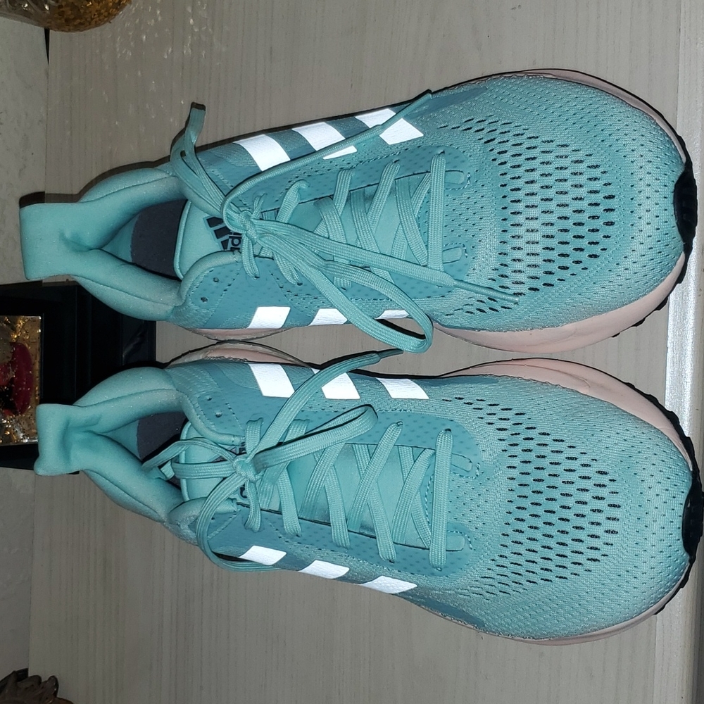 SOLD☆Adidas solar glide  athletic shoes. NWOT - Picture 3 of 9